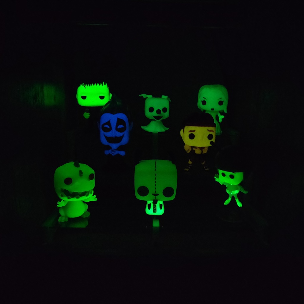 Creating a Glow-in-the-Dark Display for Funko Pops – Eccentric Platypus  Creations
